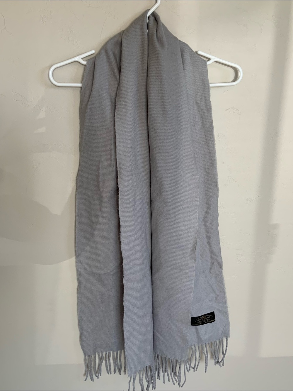 Women’s Gray Solid 100% Cashmere Woven Made in Germany Vintage Scarf w/ Fringe